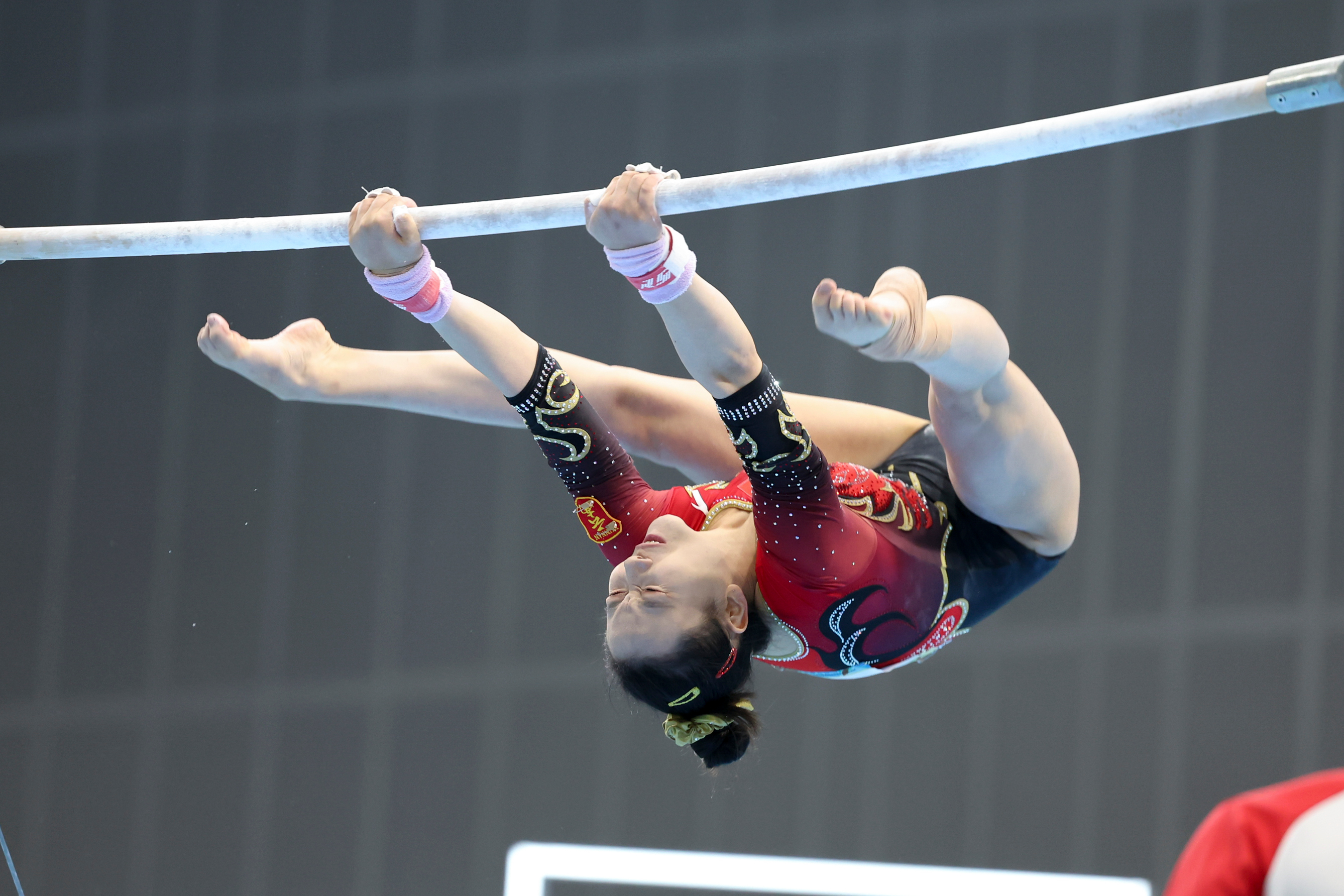 体操惊险逆转取胜,粉丝狂欢不已 体操惊险逆转取胜,粉丝狂欢不已