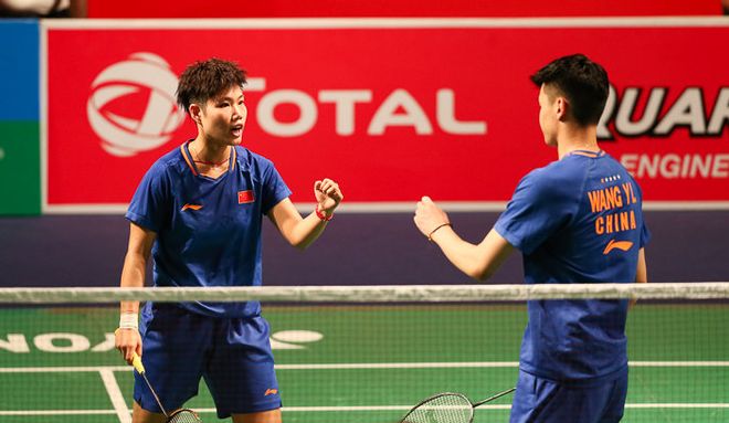 泰国队险胜印尼队,黄鸭组合统治全场 泰国队险胜印尼队,黄鸭组合统治全场