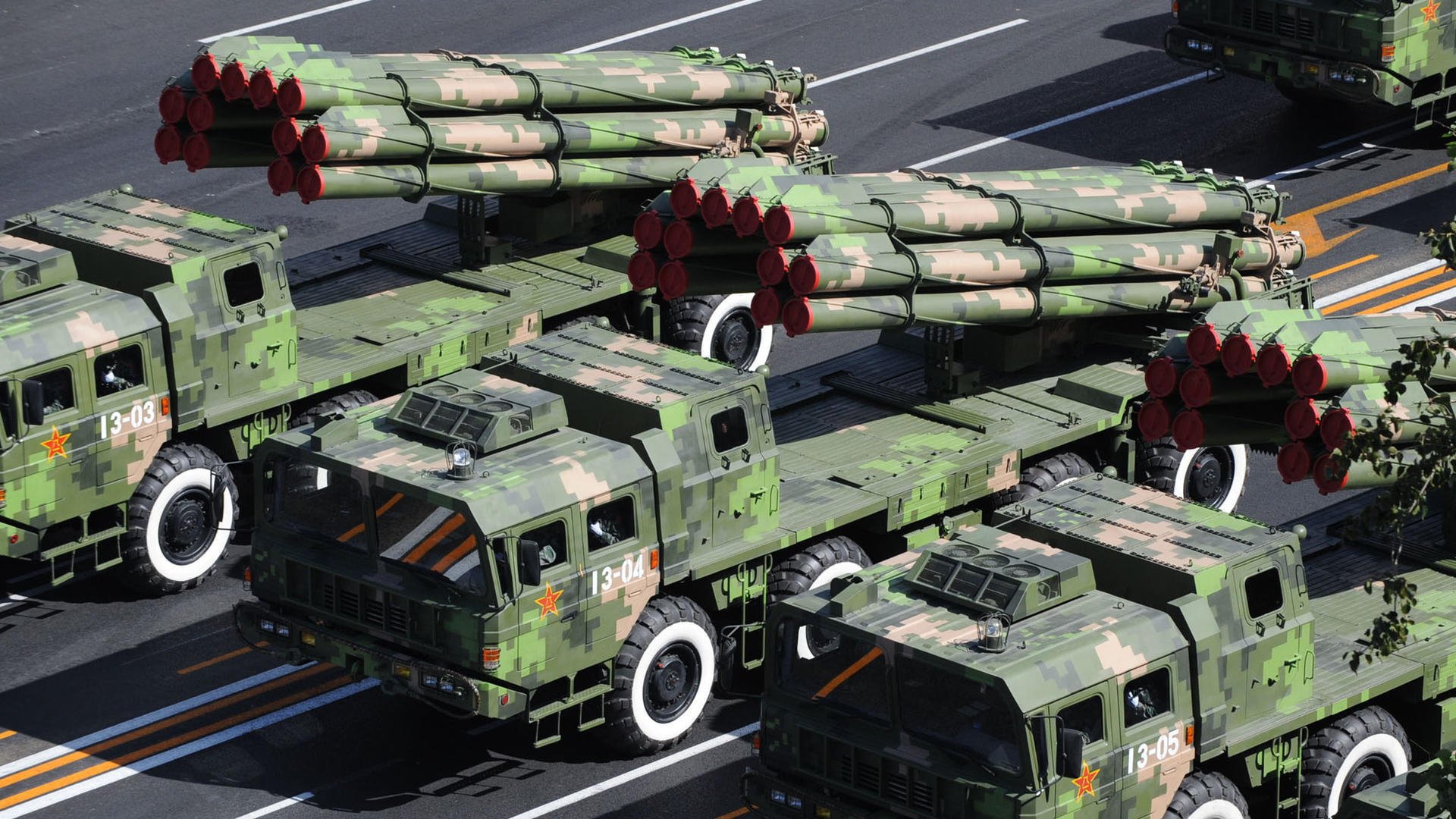 跨界风云，丹麦足球智慧全面压制几内亚，莱万在F1揭幕战以速度接管赛场