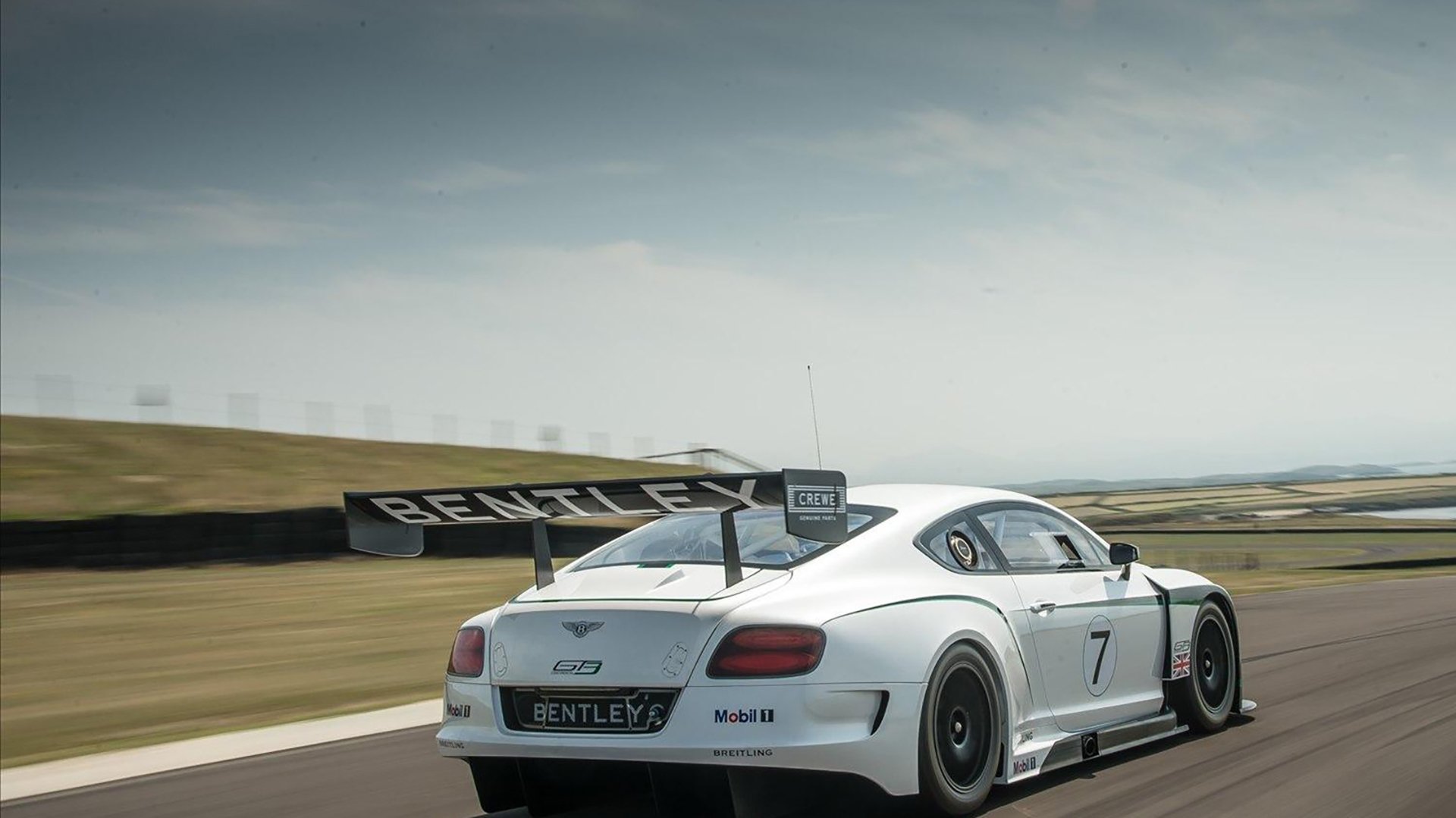 欧洲杯的唯一剧本，暴雨、宿敌与绝杀—奥利维耶如何用一记惊世倒钩终结挪威童话